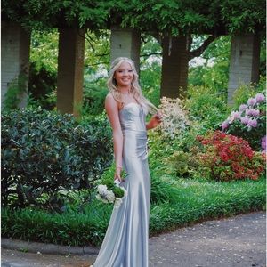 Meet your Posher, Alyssa